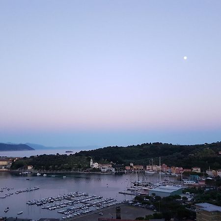 ポルトヴェーネレLa Stanzetta Dei Rosaアパートメント エクステリア 写真