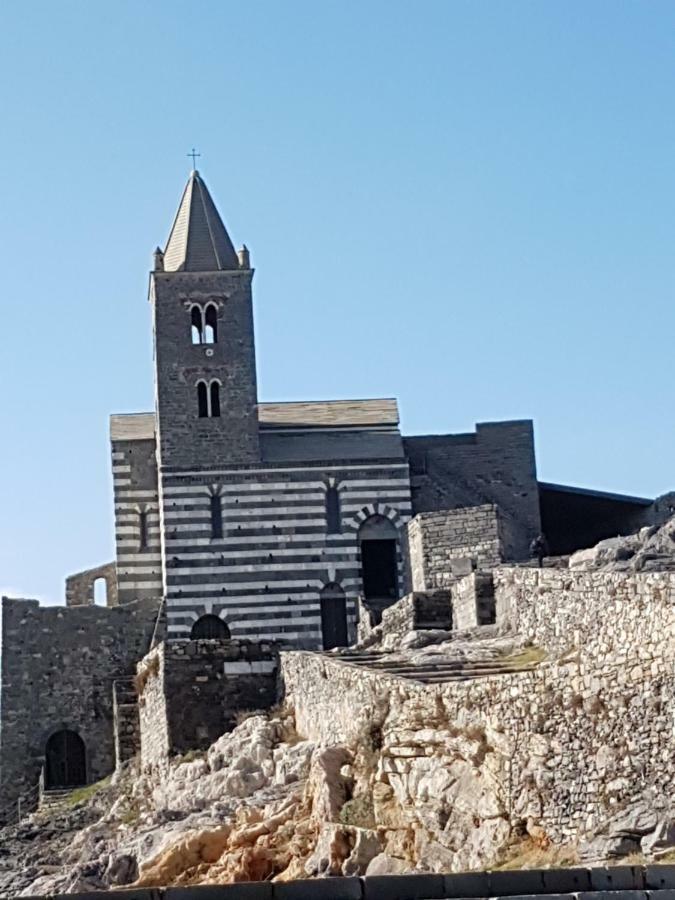 ポルトヴェーネレLa Stanzetta Dei Rosaアパートメント エクステリア 写真